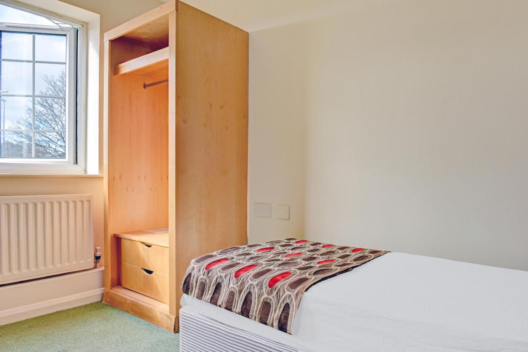 Shilton Hotel