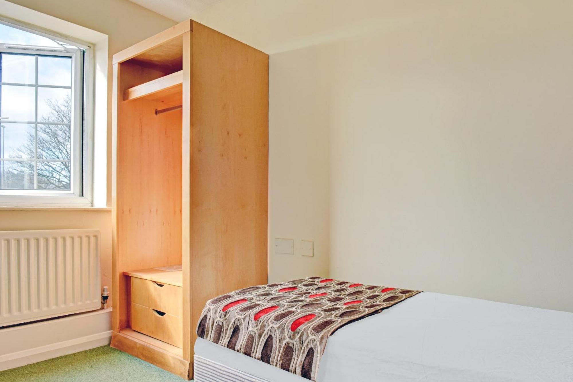 Shilton Inn Hotel 3*